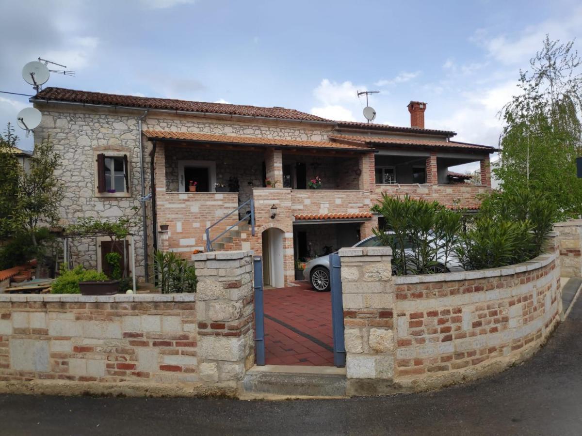 Apartmani Memic 100 M Do Plaze, Apartments Memic Only 100M From Beach Poreč Zewnętrze zdjęcie