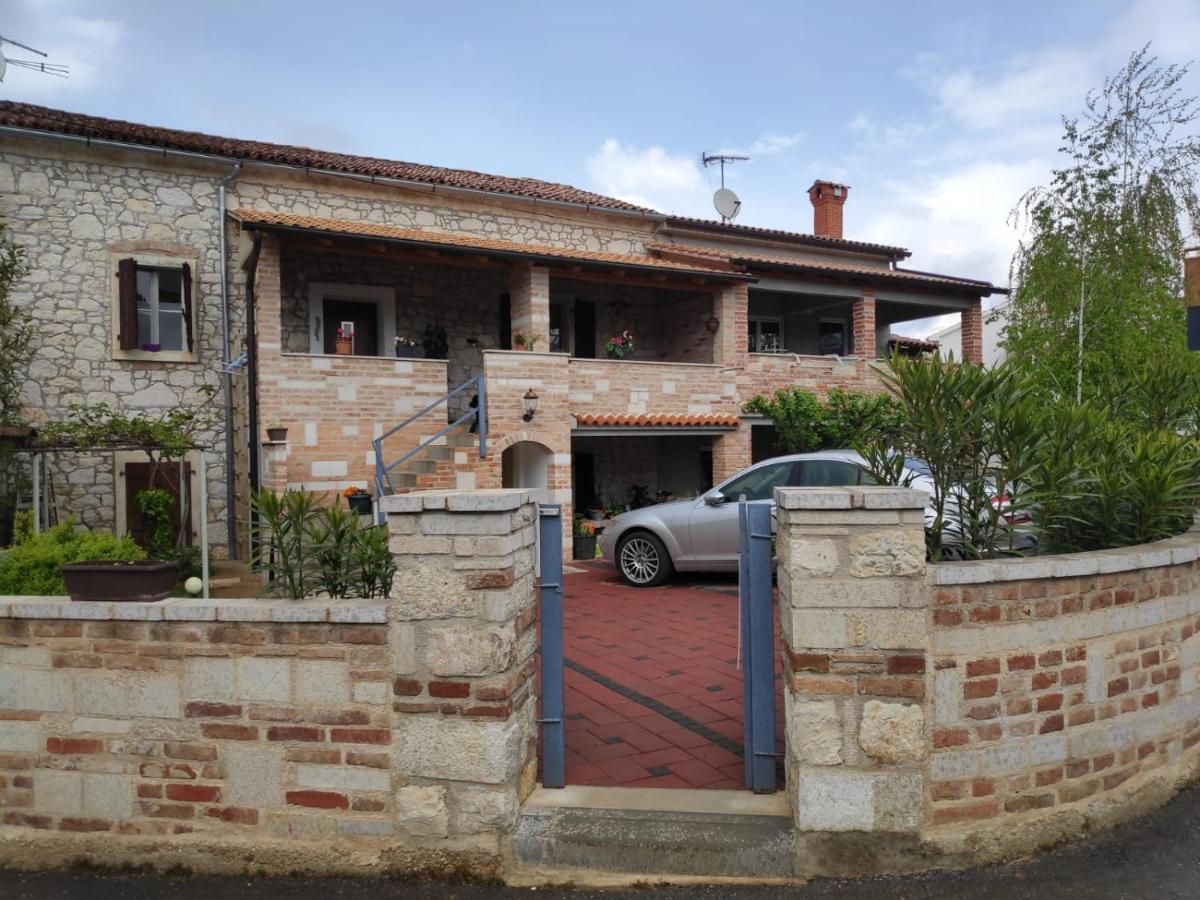Apartmani Memic 100 M Do Plaze, Apartments Memic Only 100M From Beach Poreč Zewnętrze zdjęcie