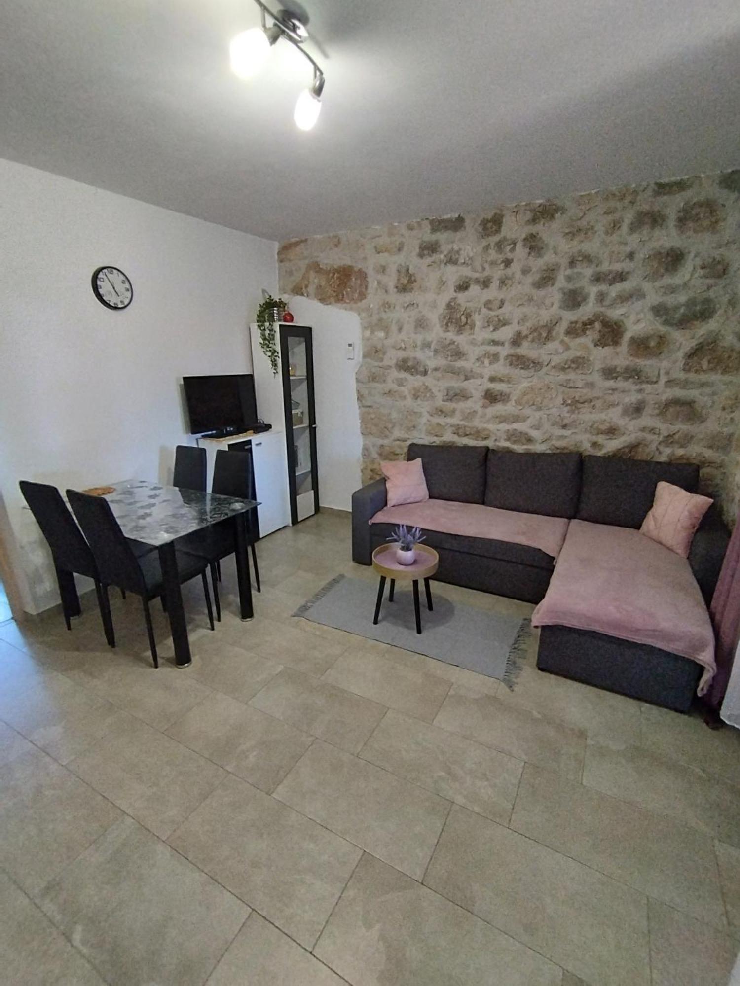 Apartmani Memic 100 M Do Plaze, Apartments Memic Only 100M From Beach Poreč Zewnętrze zdjęcie