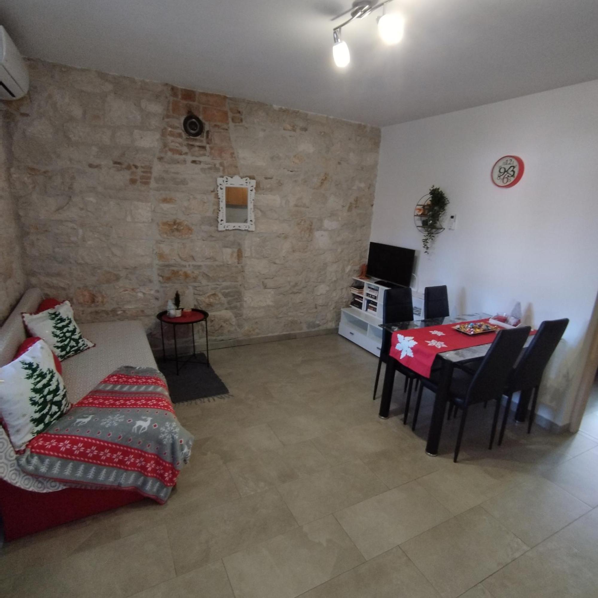 Apartmani Memic 100 M Do Plaze, Apartments Memic Only 100M From Beach Poreč Zewnętrze zdjęcie