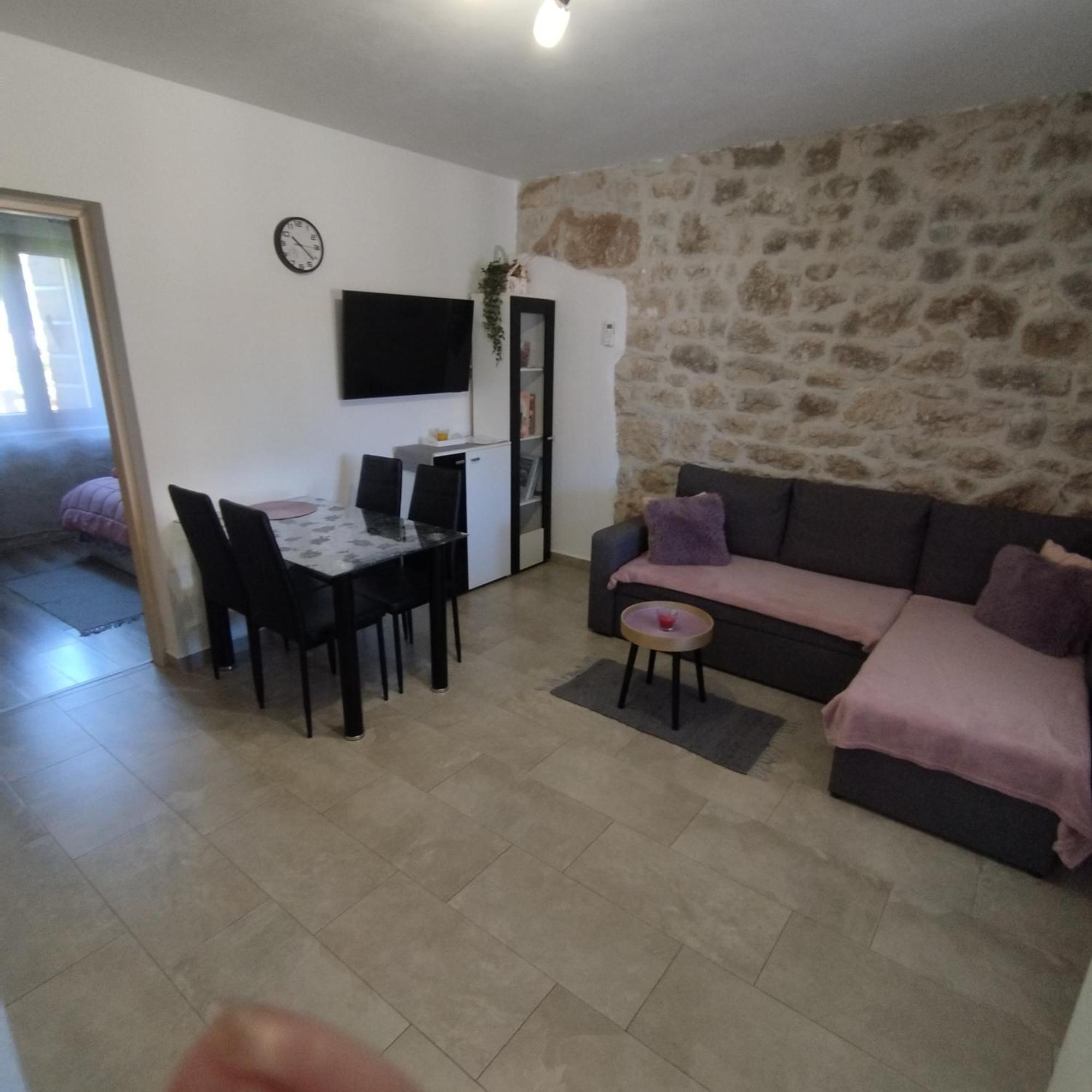 Apartmani Memic 100 M Do Plaze, Apartments Memic Only 100M From Beach Poreč Zewnętrze zdjęcie